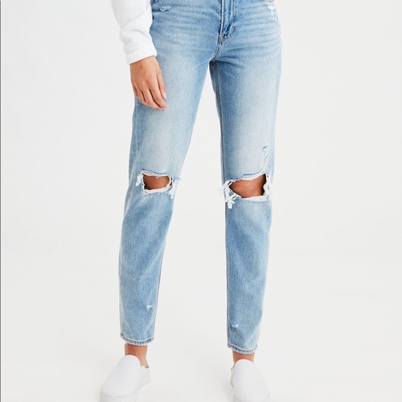 American Eagle Outfitters Denim - American Eagle Mom Jeans Size 00
